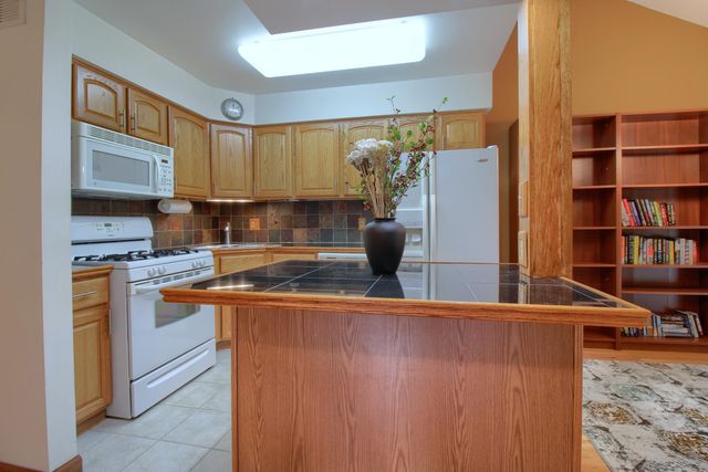 623 Echo Court, Saline, MI 48176