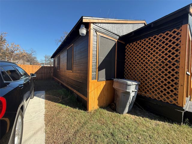 2912 Frazier Street, Dallas, TX 75210