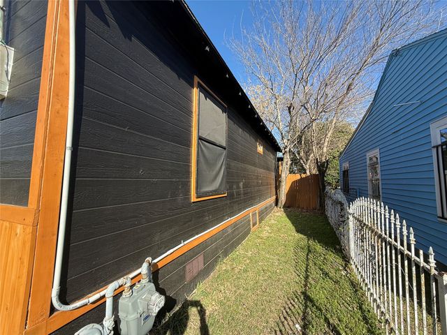 2912 Frazier Street, Dallas, TX 75210