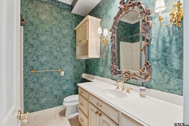 7050 Walden Drive, Tyler, TX 75703