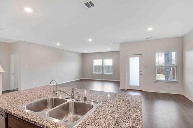 110 Real Quiet Lane, Caddo Mills, TX 75135