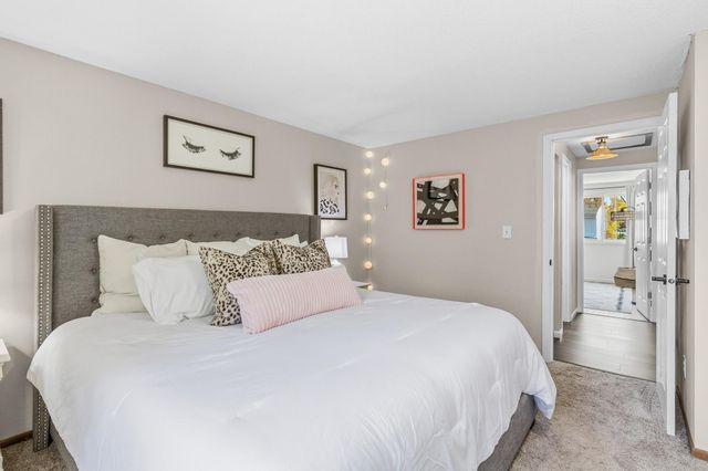 828 Woodgate Drive 105, Vadnais Heights, MN 55127