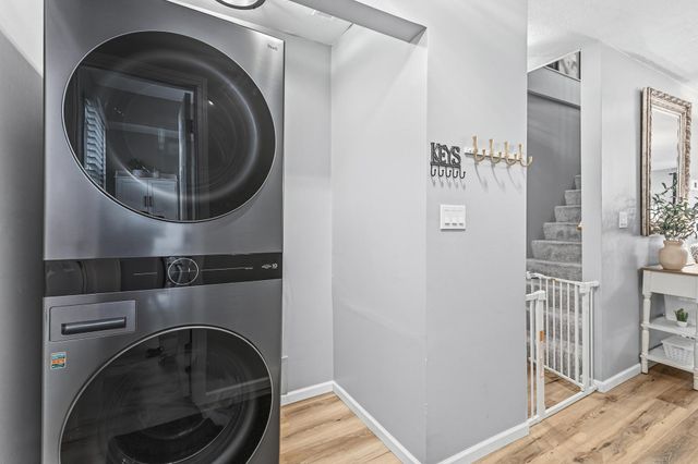 828 Woodgate Drive 105, Vadnais Heights, MN 55127