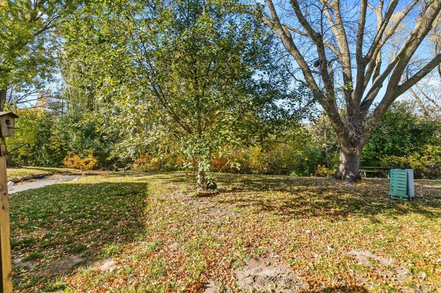 828 Woodgate Drive 105, Vadnais Heights, MN 55127