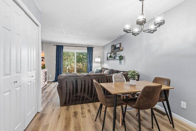 828 Woodgate Drive 105, Vadnais Heights, MN 55127