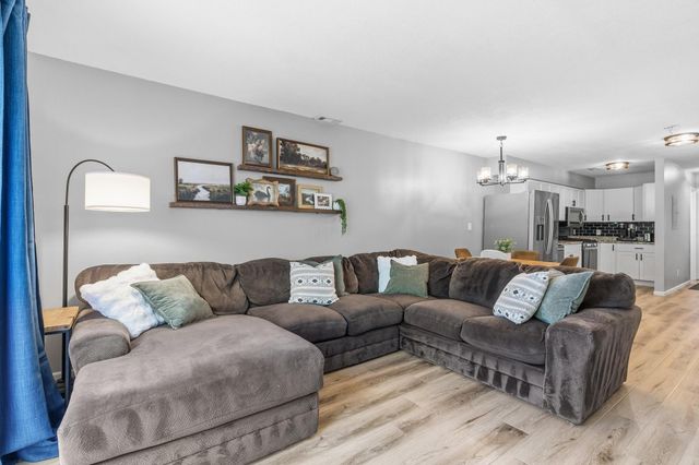 828 Woodgate Drive 105, Vadnais Heights, MN 55127