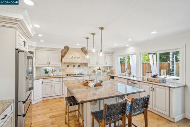 2324 Stewart Ave, Walnut Creek, CA 94596