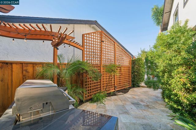 2324 Stewart Ave, Walnut Creek, CA 94596