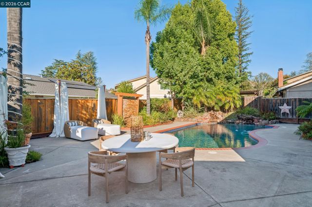 2324 Stewart Ave, Walnut Creek, CA 94596