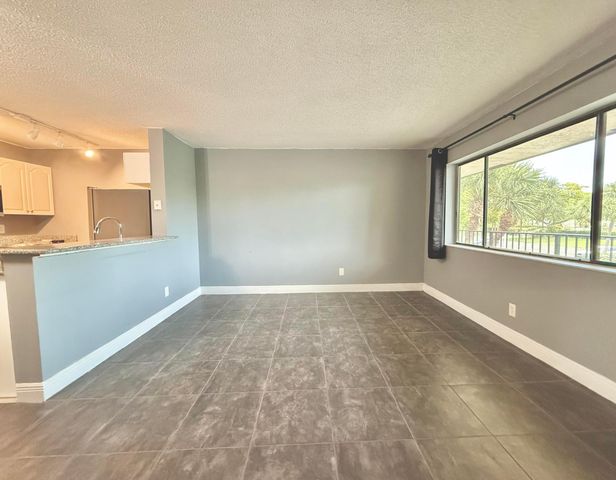 1625 Meadows Circle W, Boynton Beach, FL 33436