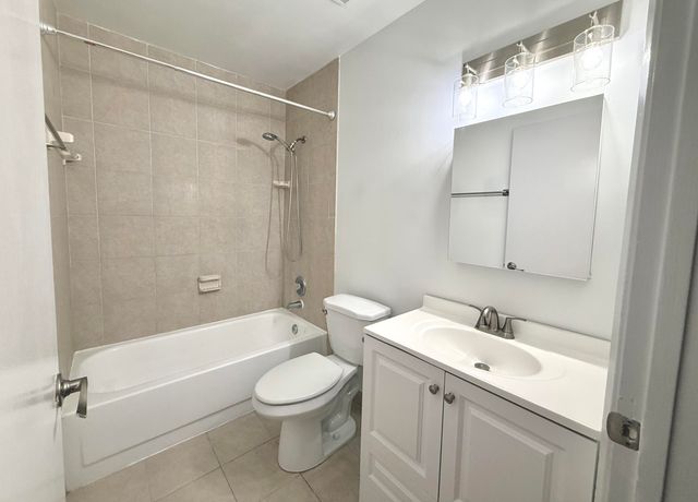 1625 Meadows Circle W, Boynton Beach, FL 33436