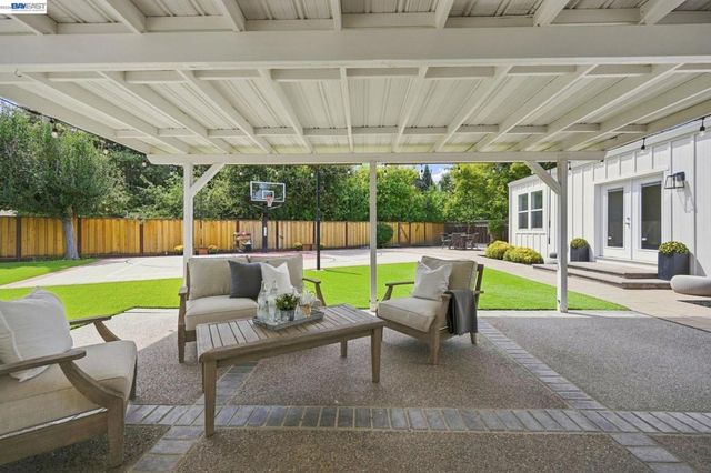 14 Liberta Court, Danville, CA 94526