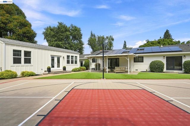 14 Liberta Court, Danville, CA 94526