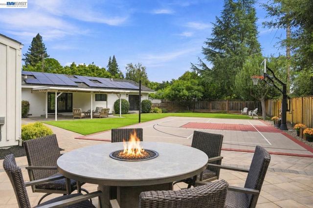 14 Liberta Court, Danville, CA 94526