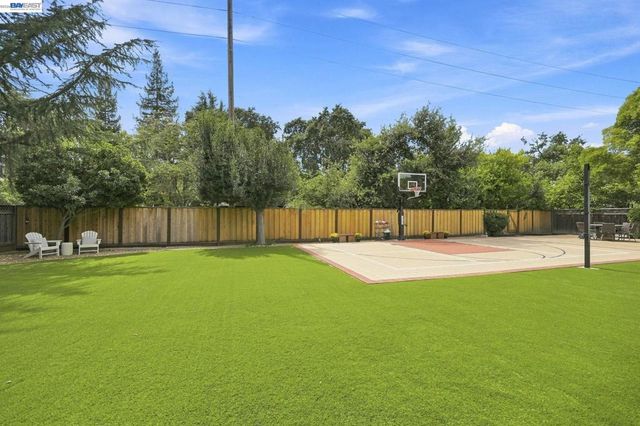 14 Liberta Court, Danville, CA 94526