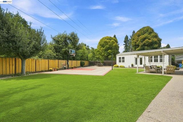 14 Liberta Court, Danville, CA 94526