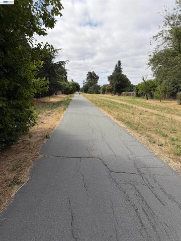 14 Liberta Court, Danville, CA 94526