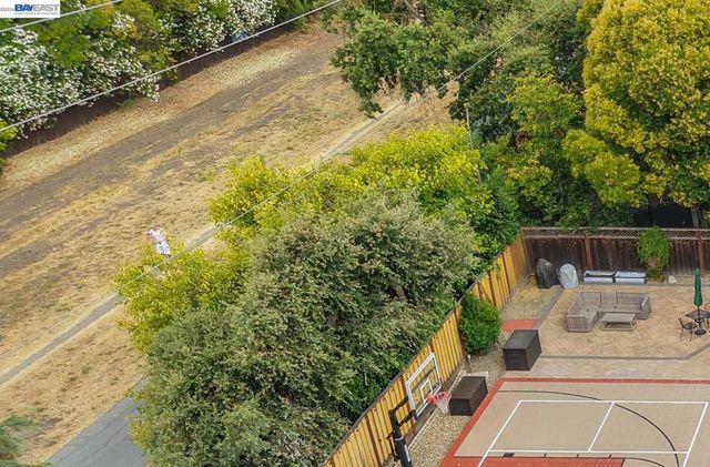14 Liberta Court, Danville, CA 94526