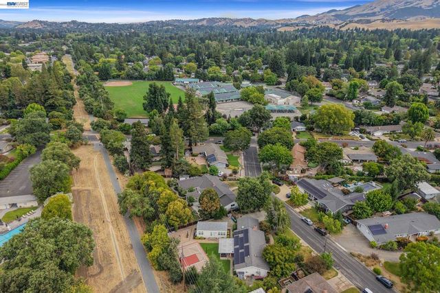 14 Liberta Court, Danville, CA 94526