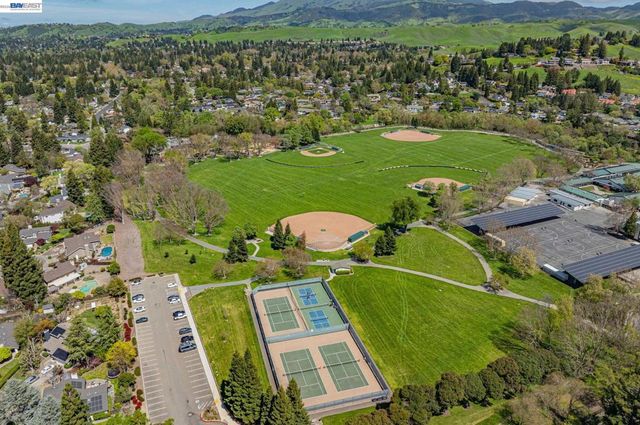 14 Liberta Court, Danville, CA 94526