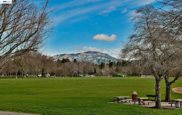 14 Liberta Court, Danville, CA 94526