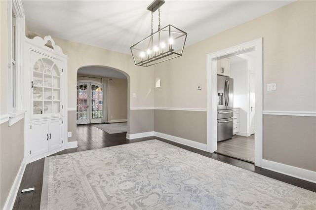 359 Pennsylvania Ave, Oakmont, PA 15139