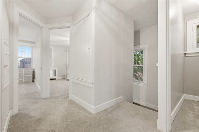 359 Pennsylvania Ave, Oakmont, PA 15139