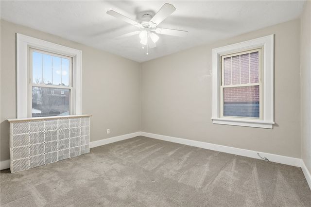 359 Pennsylvania Ave, Oakmont, PA 15139