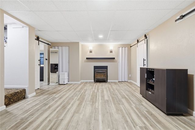 359 Pennsylvania Ave, Oakmont, PA 15139