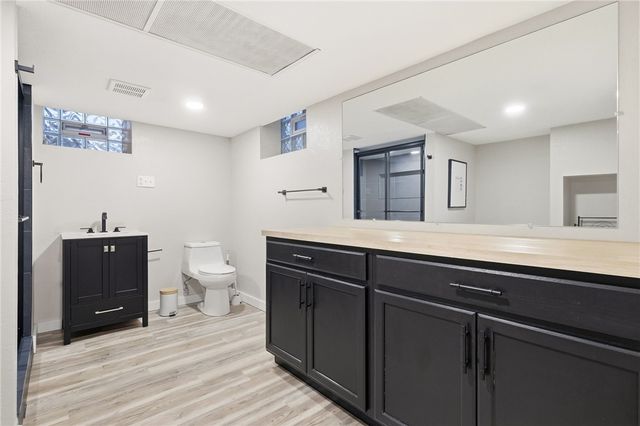 359 Pennsylvania Ave, Oakmont, PA 15139