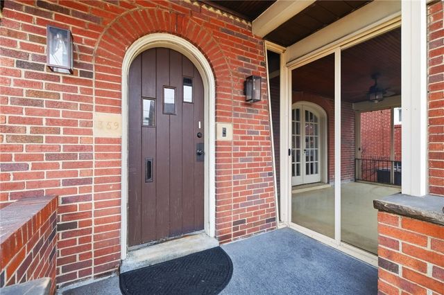 359 Pennsylvania Ave, Oakmont, PA 15139