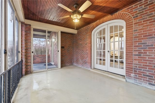 359 Pennsylvania Ave, Oakmont, PA 15139