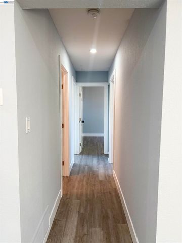 293 Fairway St, Hayward, CA 94544