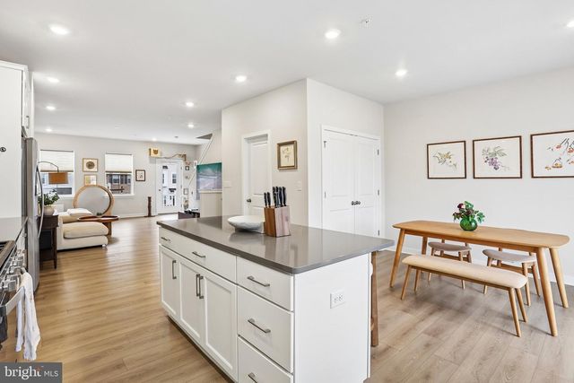 6 DEPOT ST, Bridgeport, PA 19405
