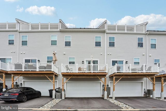 6 DEPOT ST, Bridgeport, PA 19405