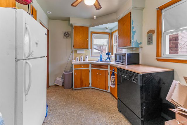 15110 Drake Street, Southgate, MI 48195