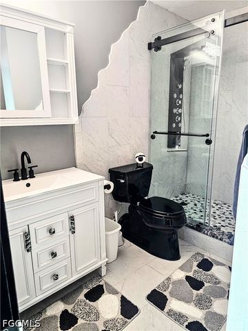 3300 N Key DR 7E, North Fort Myers, FL 33903