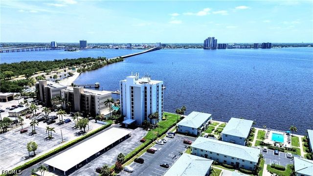3300 N Key DR 7E, North Fort Myers, FL 33903