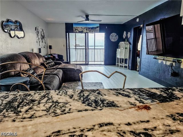 3300 N Key DR 7E, North Fort Myers, FL 33903