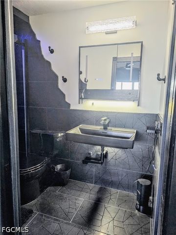 3300 N Key DR 7E, North Fort Myers, FL 33903