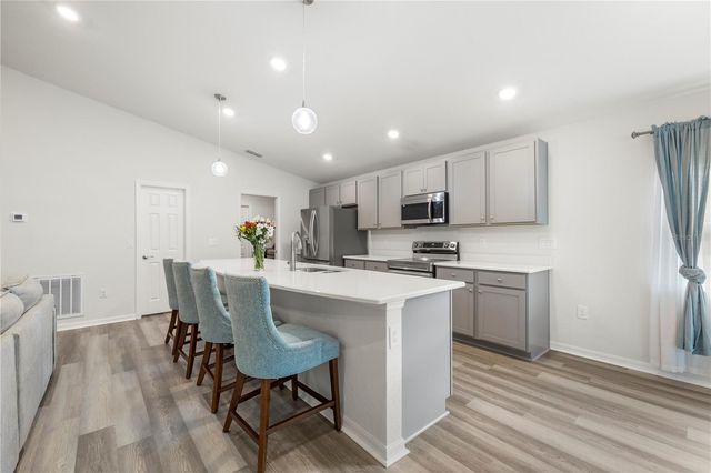 35542 BELLINGTON BOULEVARD, Zephyrhills, FL 33541