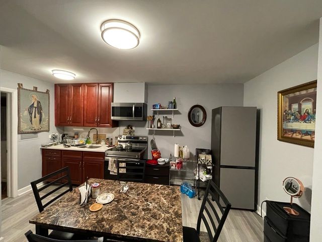 8100 Oakton Street 203, Niles, IL 60714