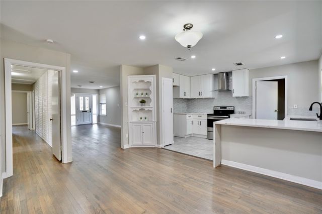 4550 Spellman Road, Houston, TX 77035