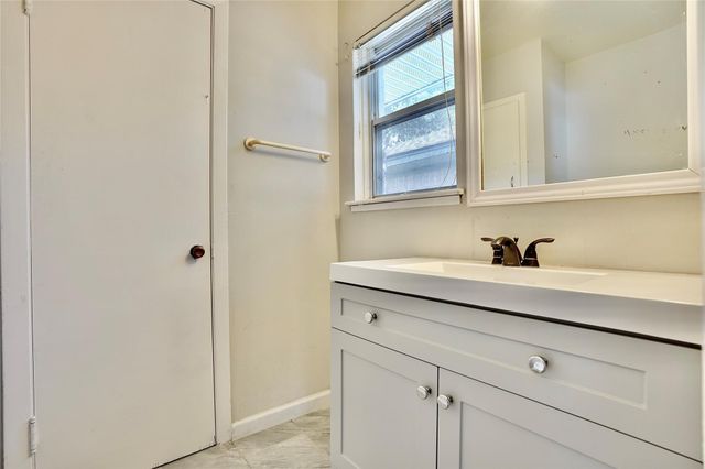 4550 Spellman Road, Houston, TX 77035