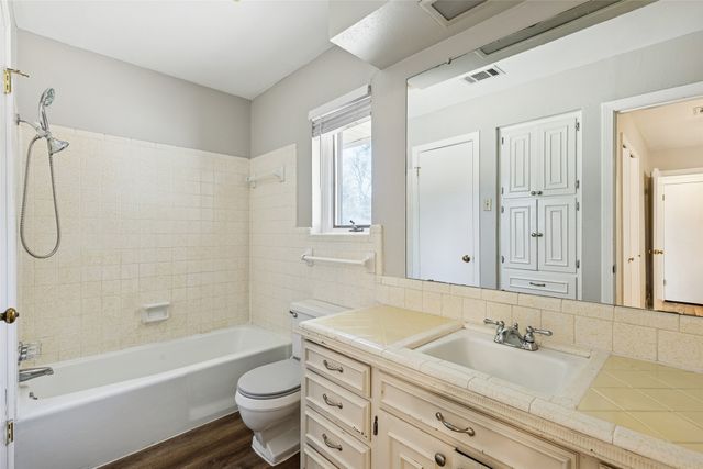 1017 Denmark Street, Grand Prairie, TX 75050