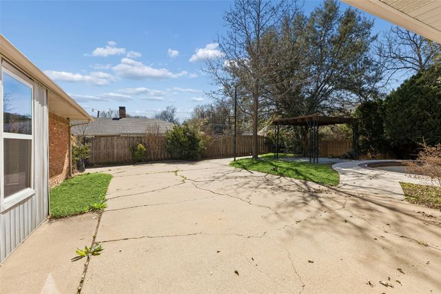 1017 Denmark Street, Grand Prairie, TX 75050