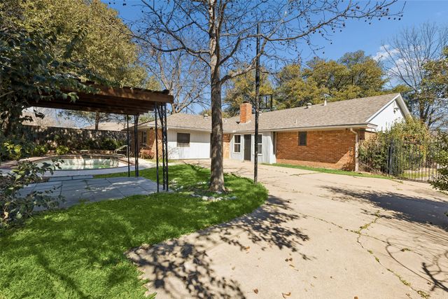 1017 Denmark Street, Grand Prairie, TX 75050