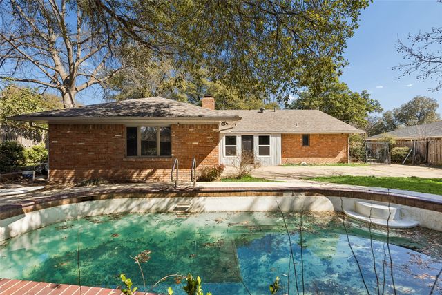 1017 Denmark Street, Grand Prairie, TX 75050