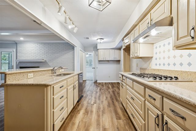 1017 Denmark Street, Grand Prairie, TX 75050