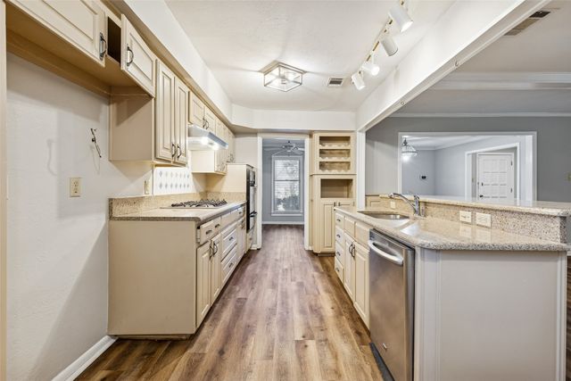 1017 Denmark Street, Grand Prairie, TX 75050